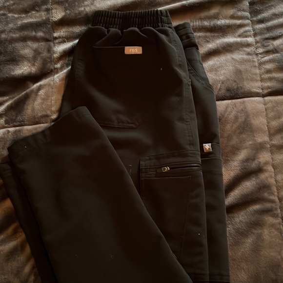 Black Figs Pants - Picture 2 of 3